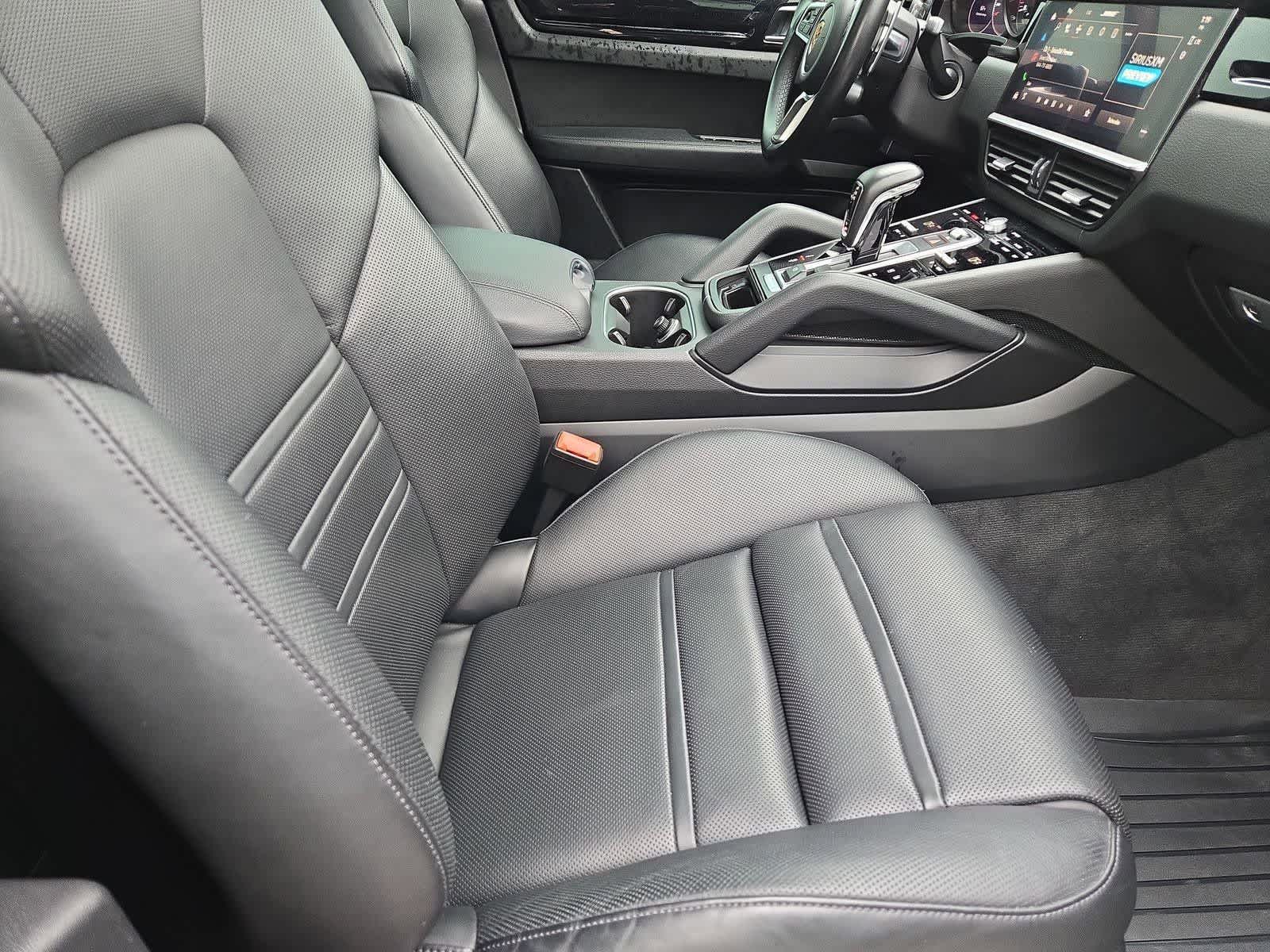 Thumbnail: 2022 Porsche  - 21