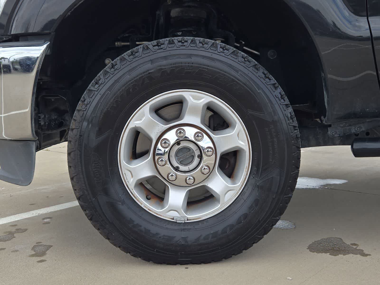 Thumbnail: 2015 Ford F-350 - 13