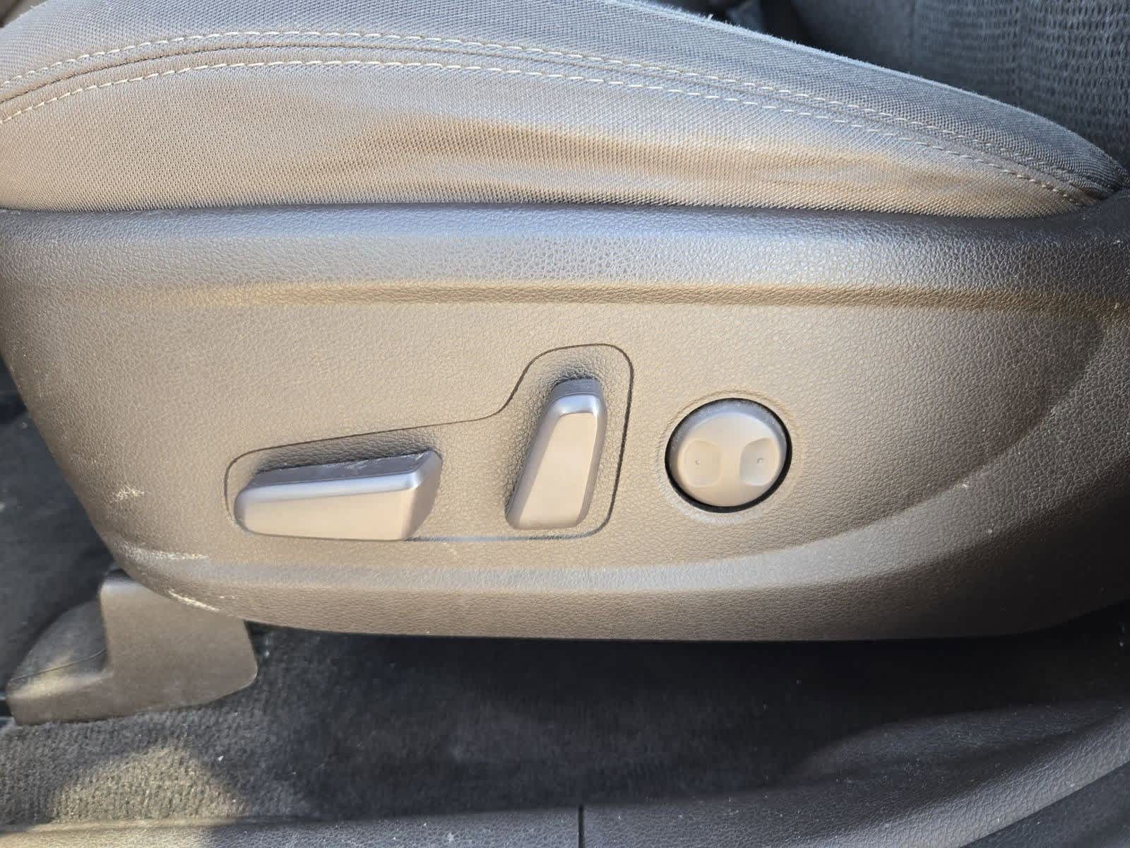 Thumbnail: 2020 Hyundai Santa Fe - 16