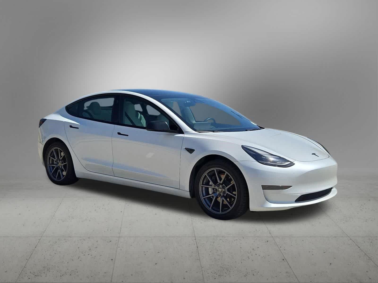 Thumbnail: 2023 Tesla Model 3 - 8