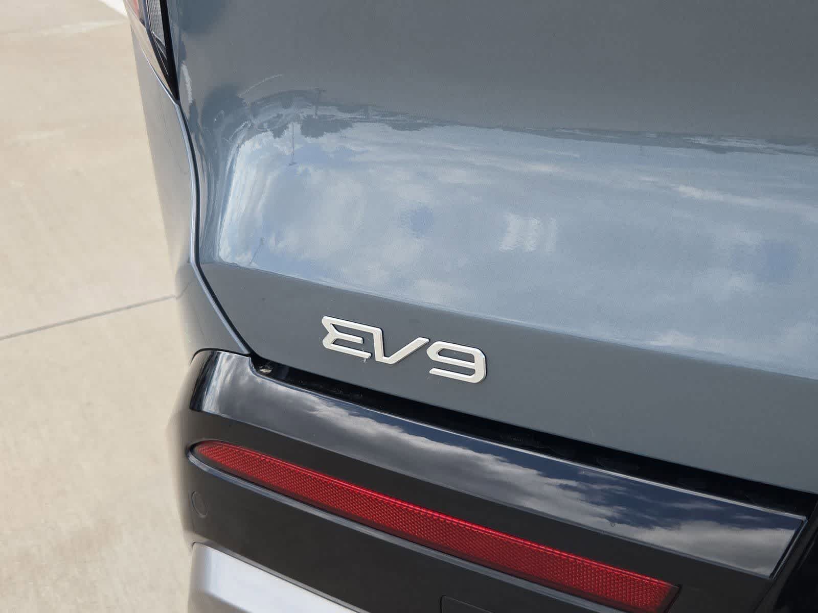 Thumbnail: 2024 Kia EV9 - 12