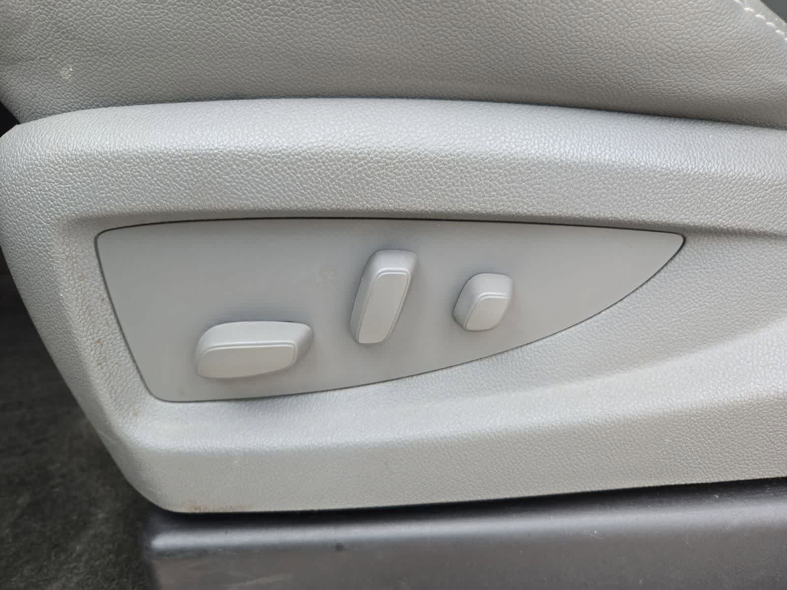 Thumbnail: 2015 Chevrolet Tahoe - 15