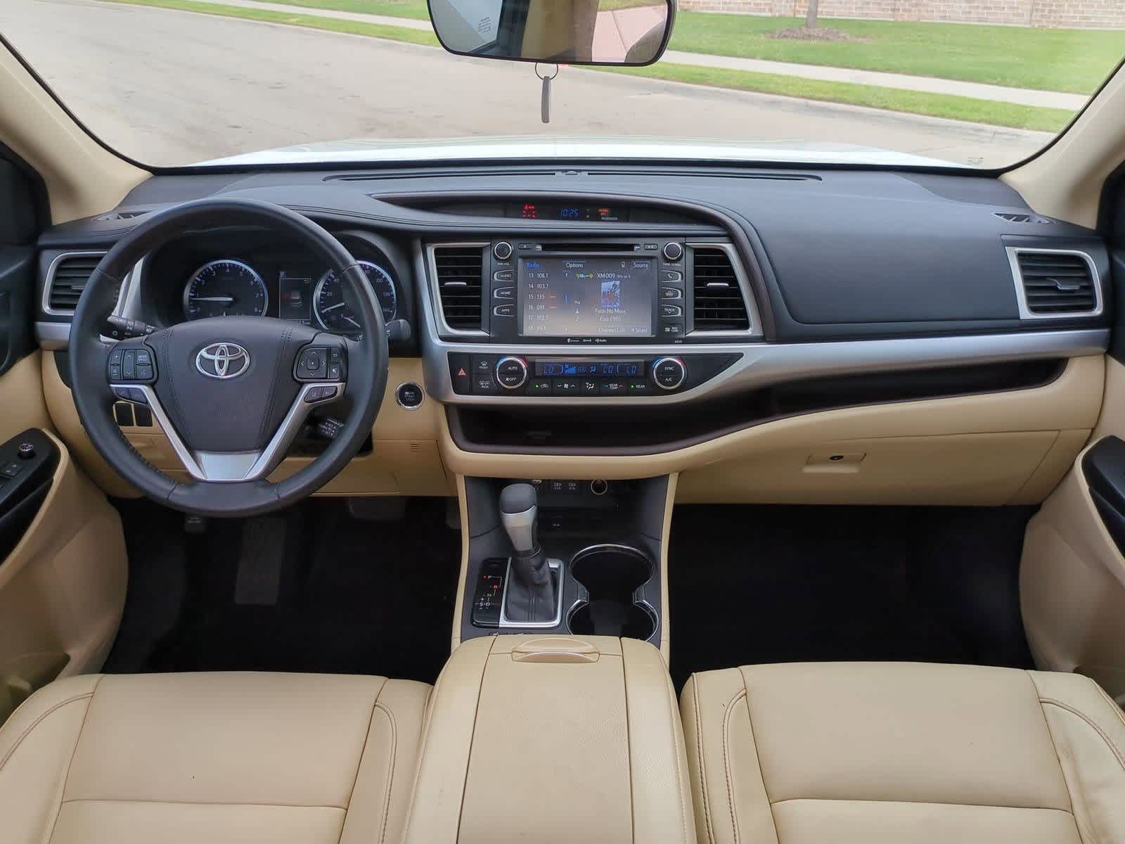 Thumbnail: 2017 Toyota Highlander - 15