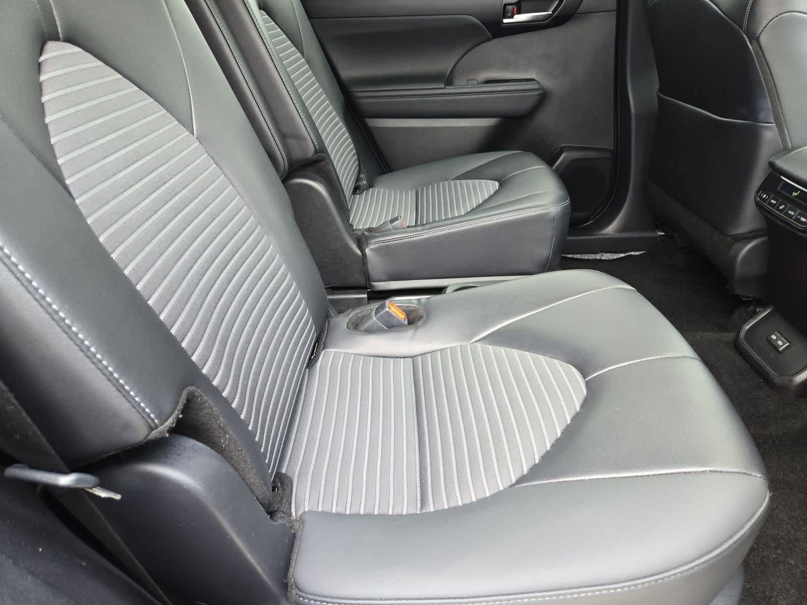 Thumbnail: 2025 Toyota Highlander - 20