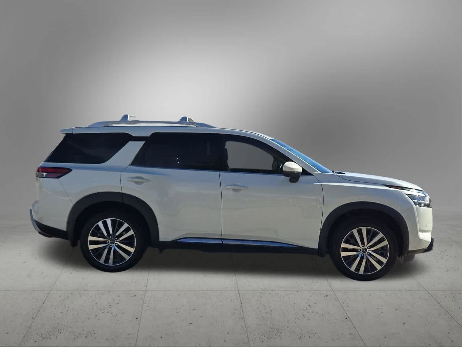 Thumbnail: 2022 Nissan Pathfinder - 7