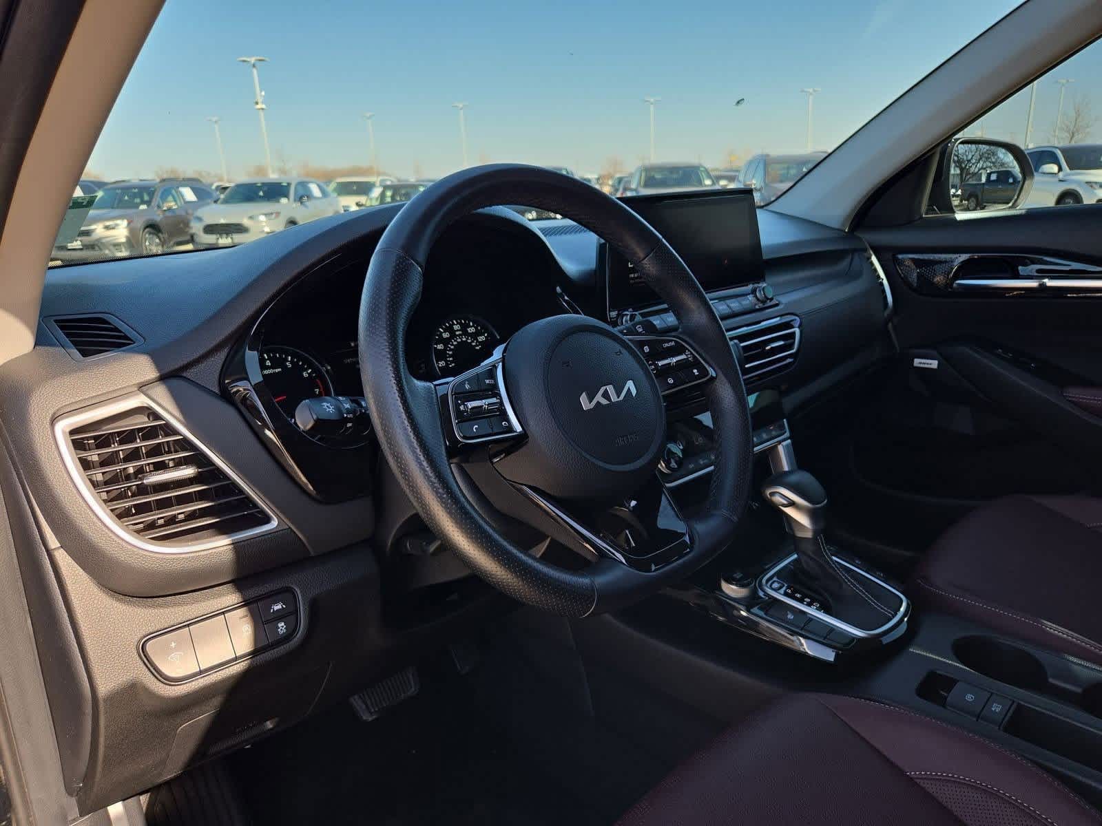 Thumbnail: 2023 Kia Seltos - 2