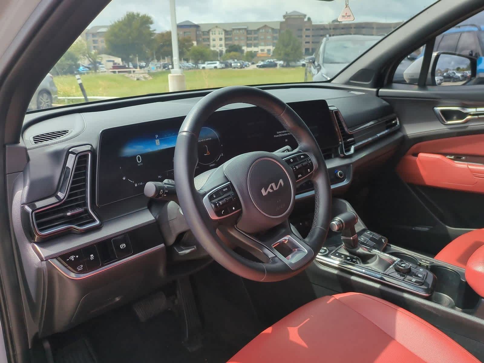2023 Kia Sportage SX photo 2