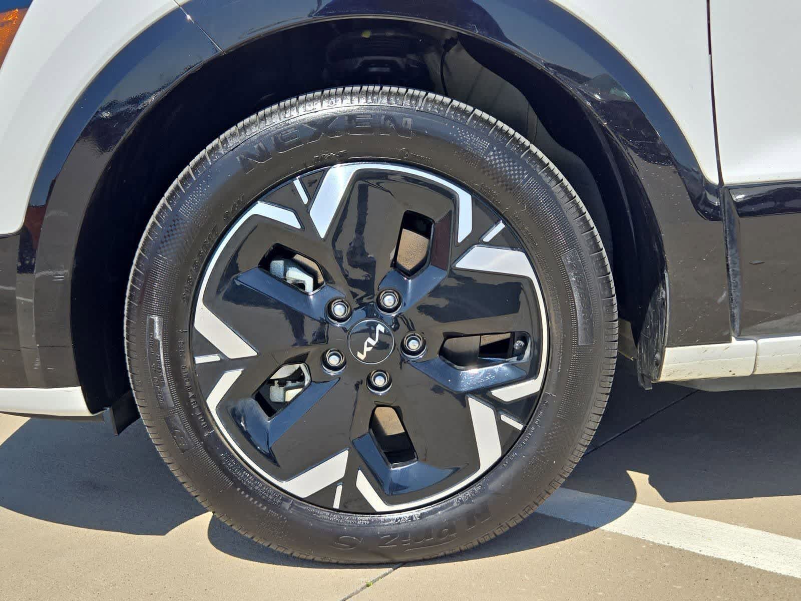 Thumbnail: 2024 Kia Niro - 12