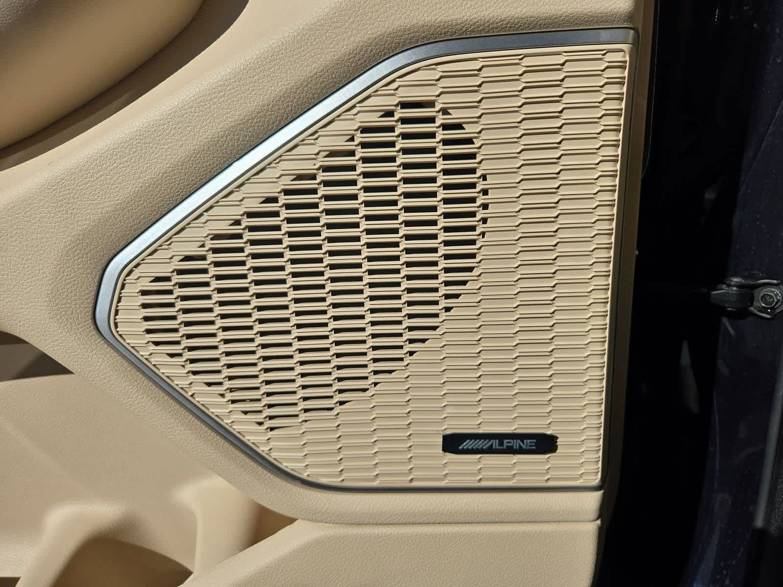 Thumbnail: 2023 Jeep Grand Cherokee - 31