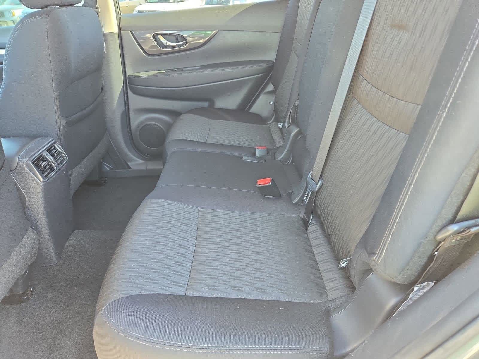 Thumbnail: 2018 Nissan Rogue - 17