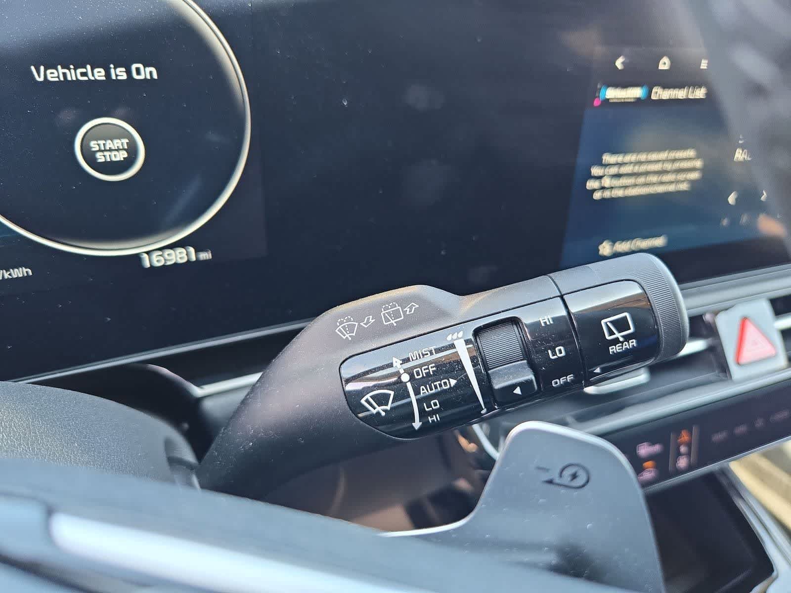 Thumbnail: 2024 Kia Niro - 23