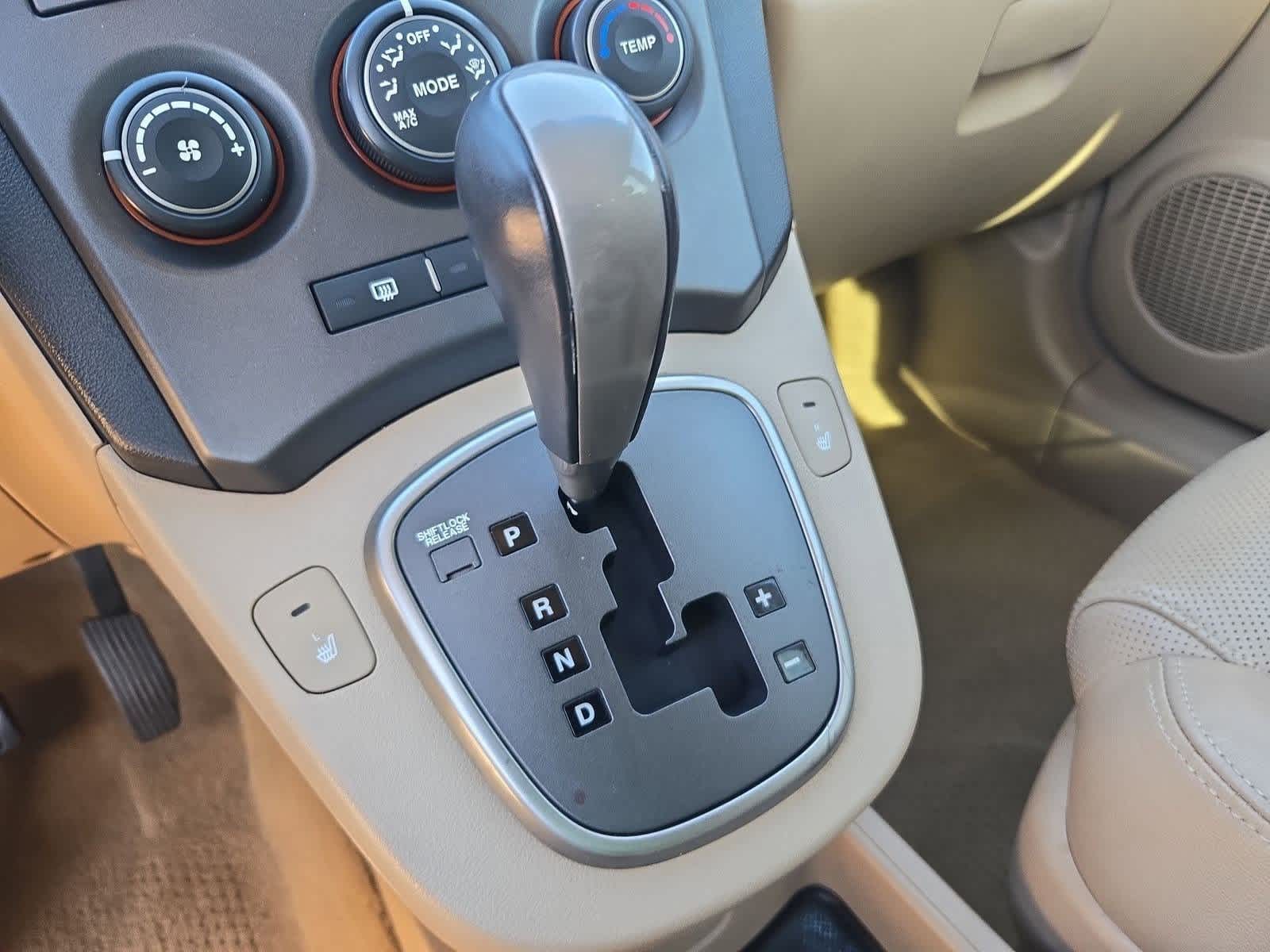 Thumbnail: 2007 Kia Rondo - 31