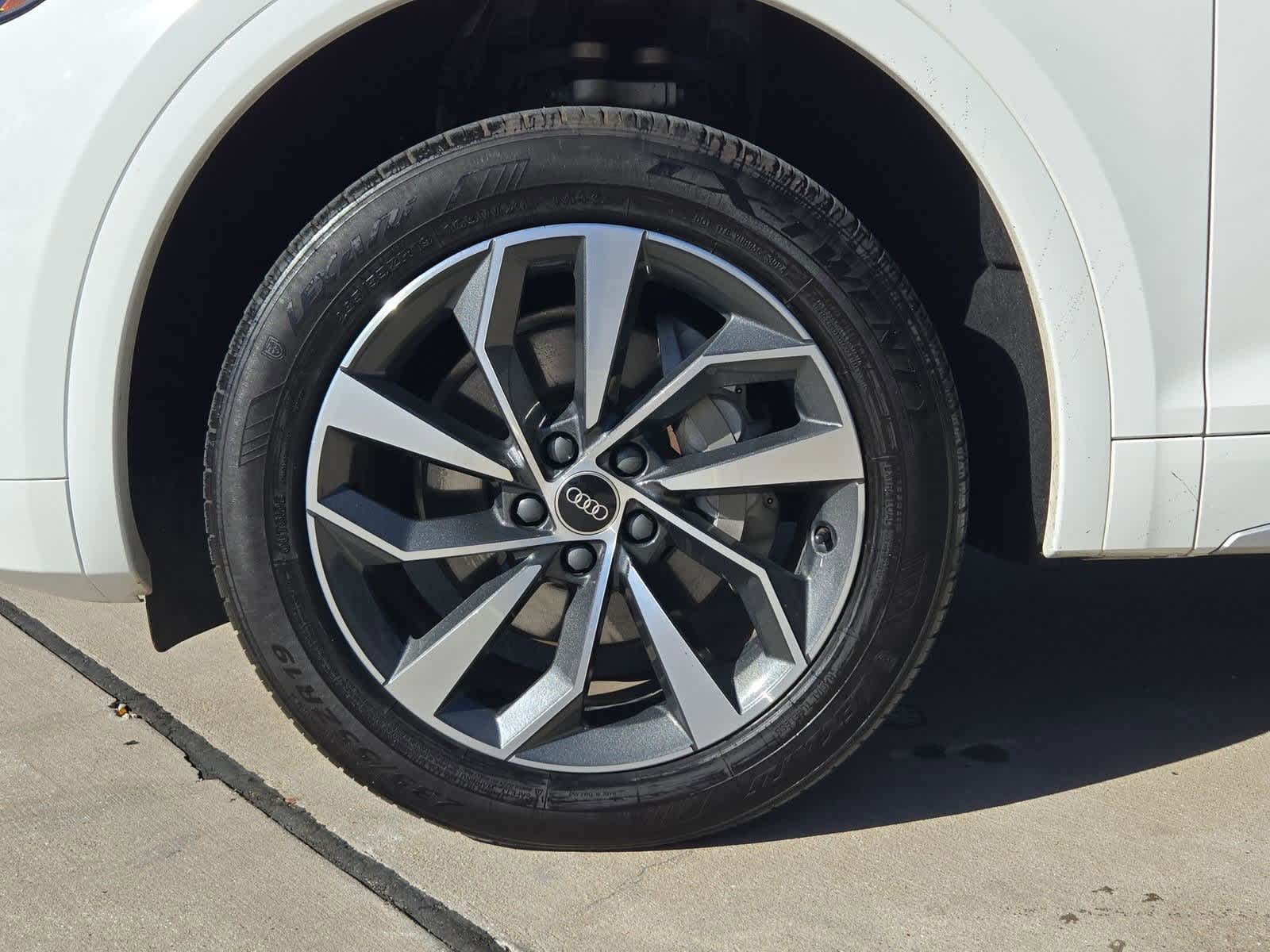 Thumbnail: 2023 Audi Q5 - 12