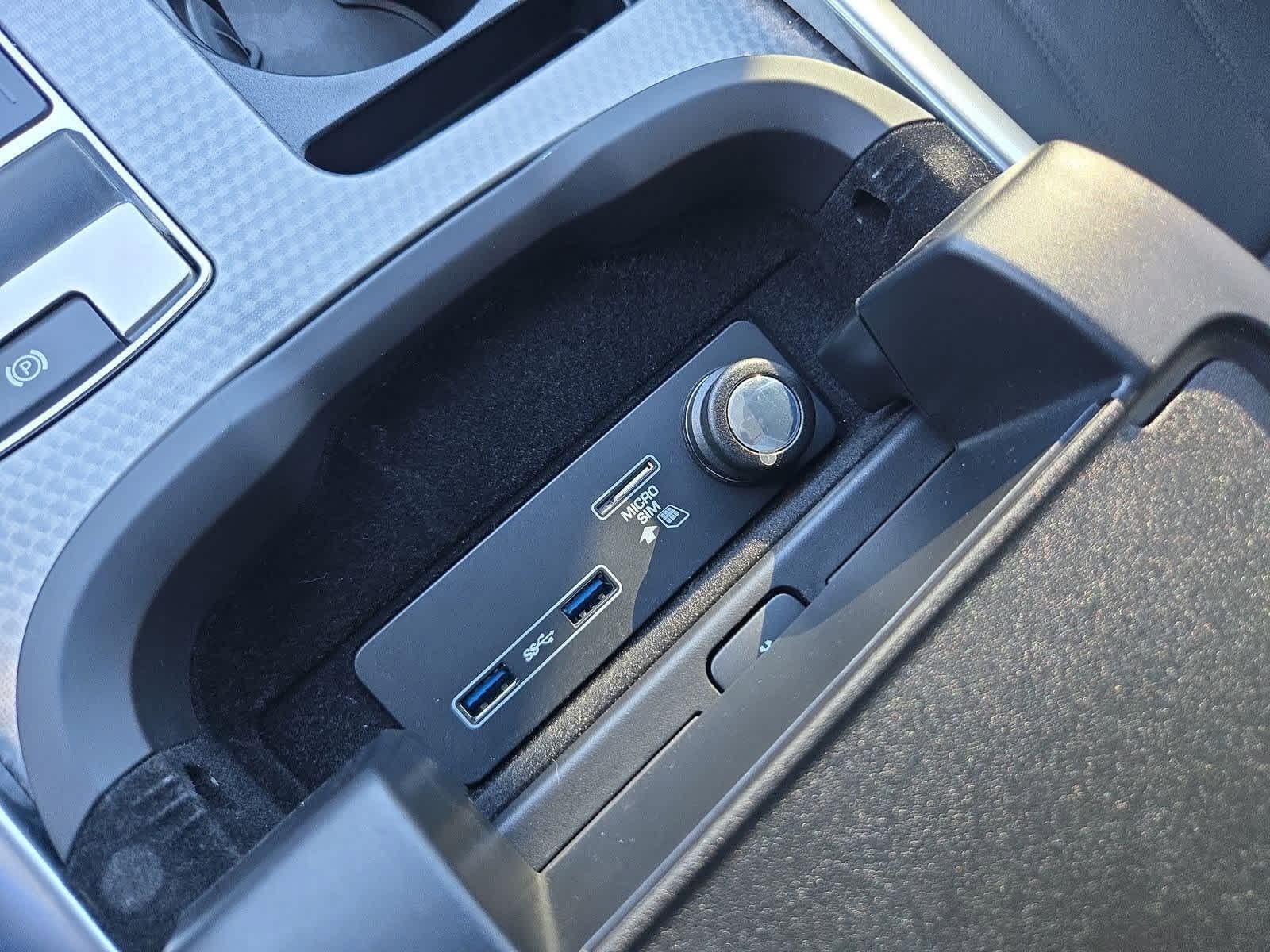 Thumbnail: 2021 Land Rover Range Rover Sport - 32