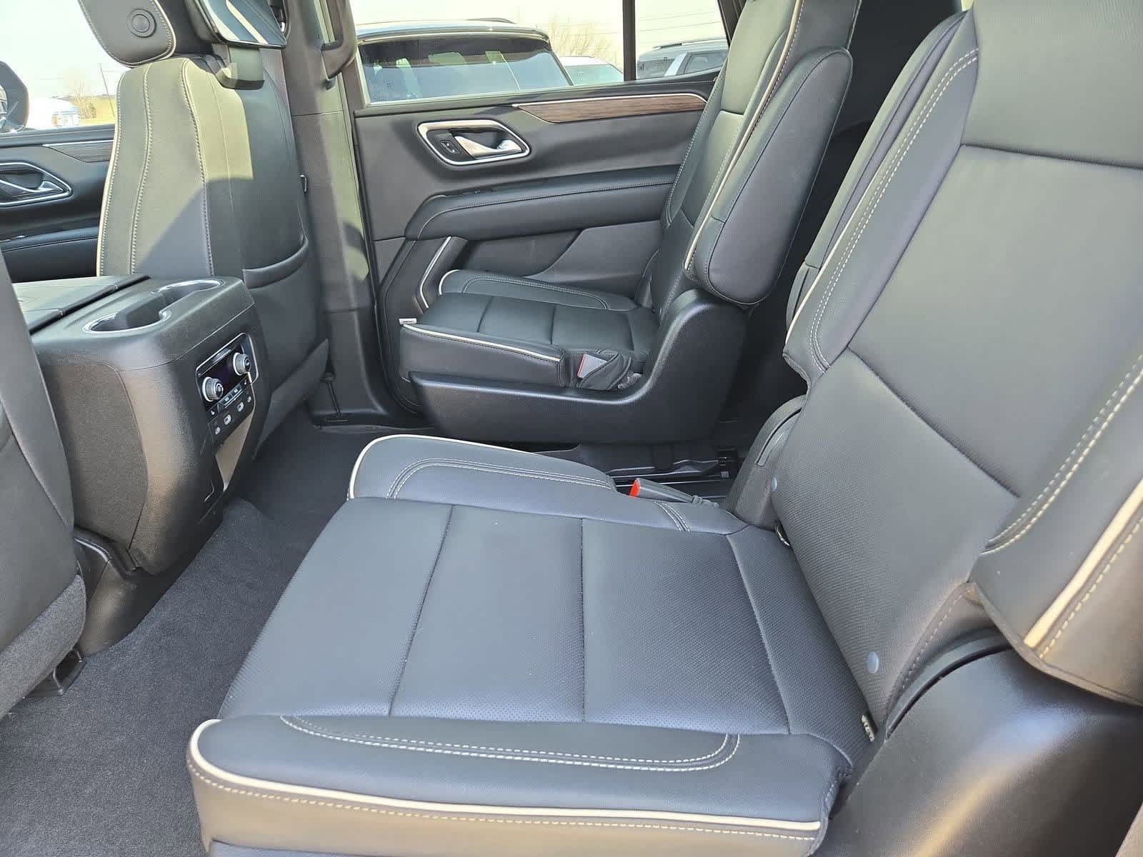 Thumbnail: 2023 Chevrolet Tahoe - 18