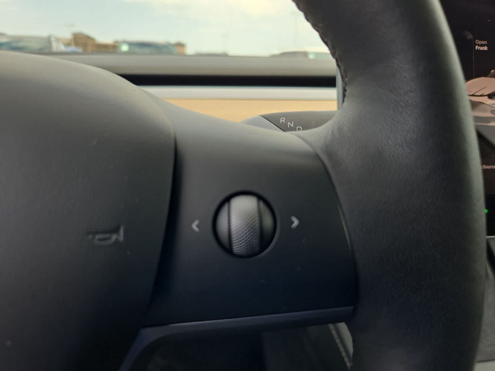 Thumbnail: 2023 Tesla Model 3 - 27