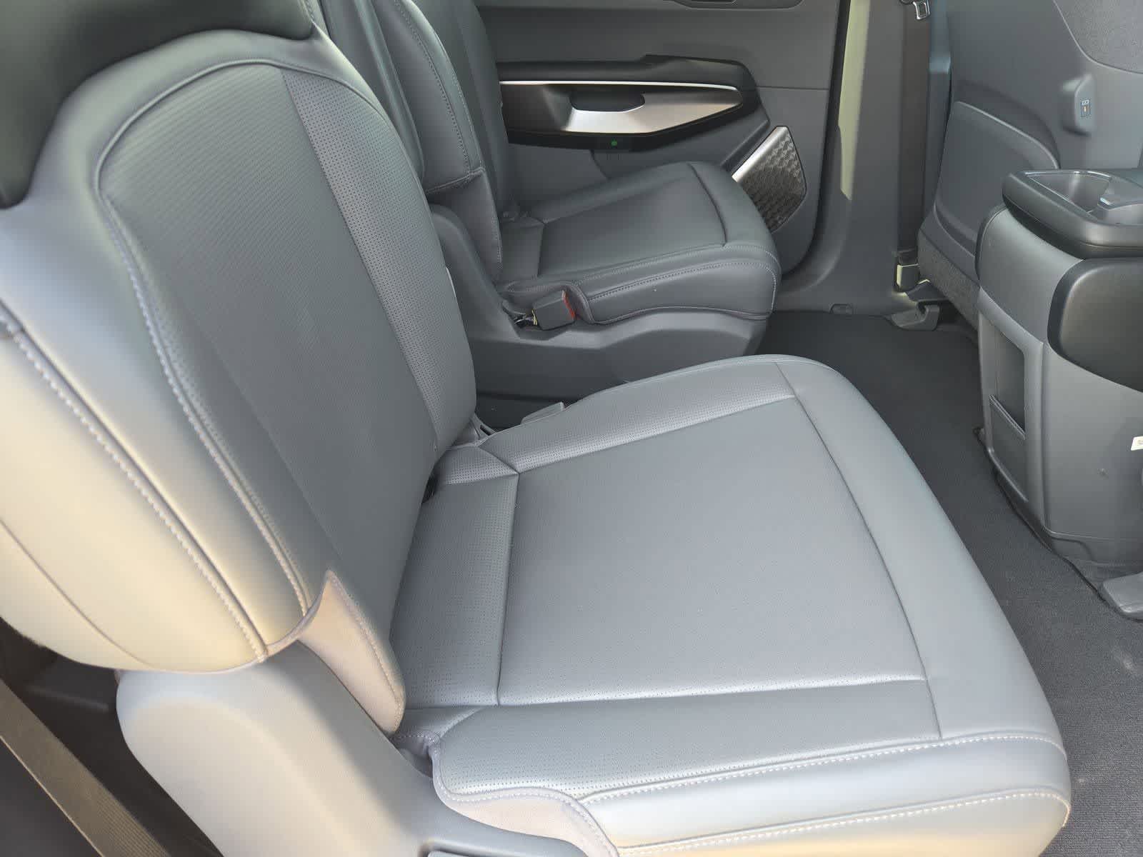 Thumbnail: 2024 Kia EV9 - 18