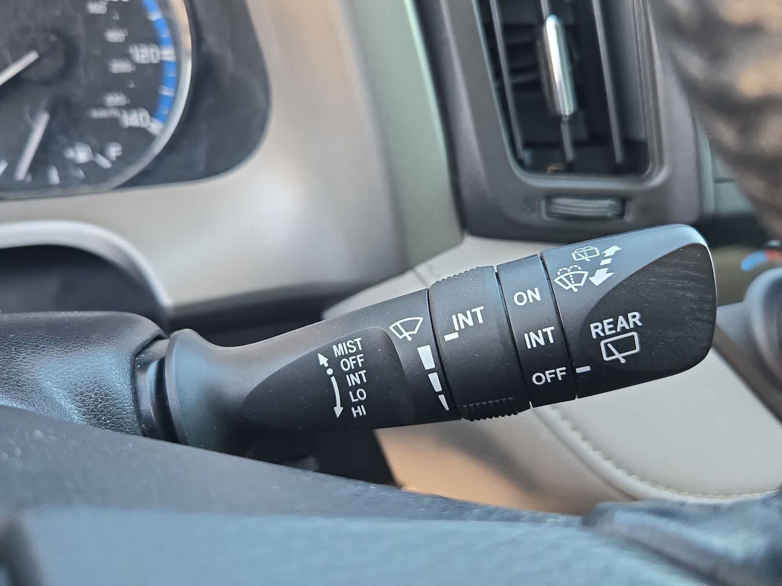 Thumbnail: 2016 Toyota RAV4 - 27