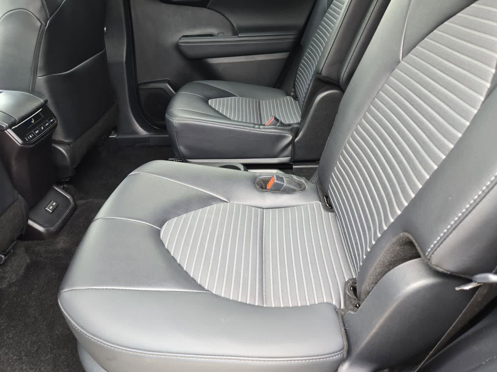 Thumbnail: 2025 Toyota Highlander - 19