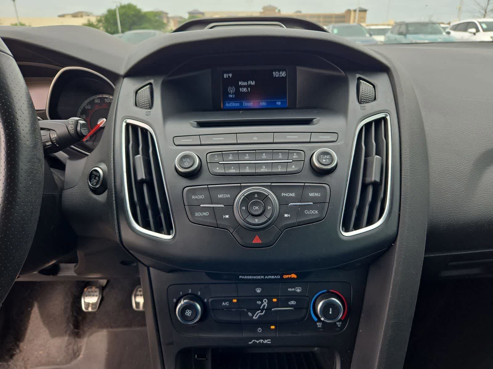 Thumbnail: 2015 Ford Focus - 25