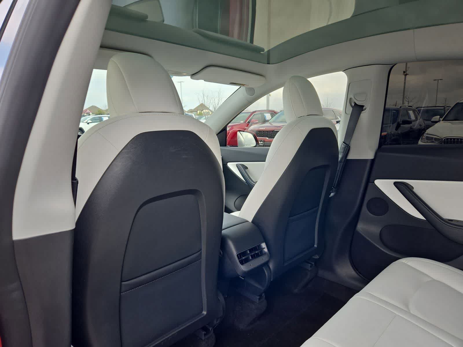 Thumbnail: 2022 Tesla Model Y - 16