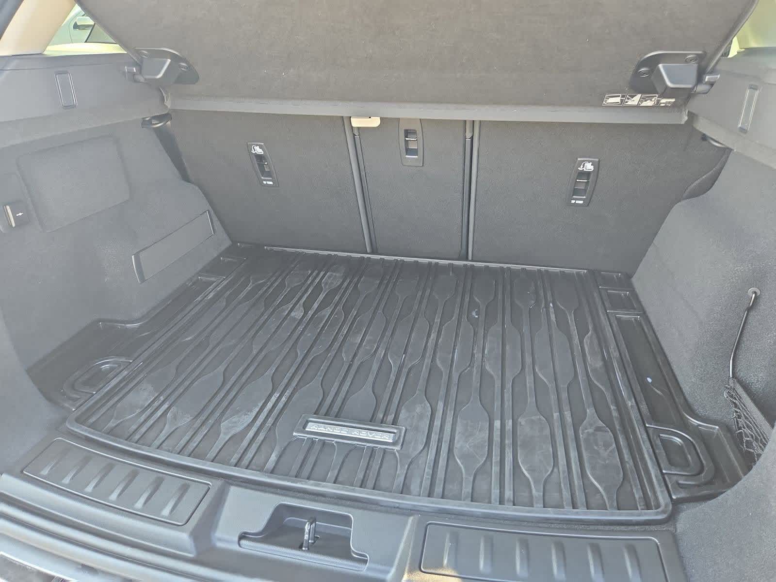 Thumbnail: 2025 Land Rover Range Rover Evoque - 35