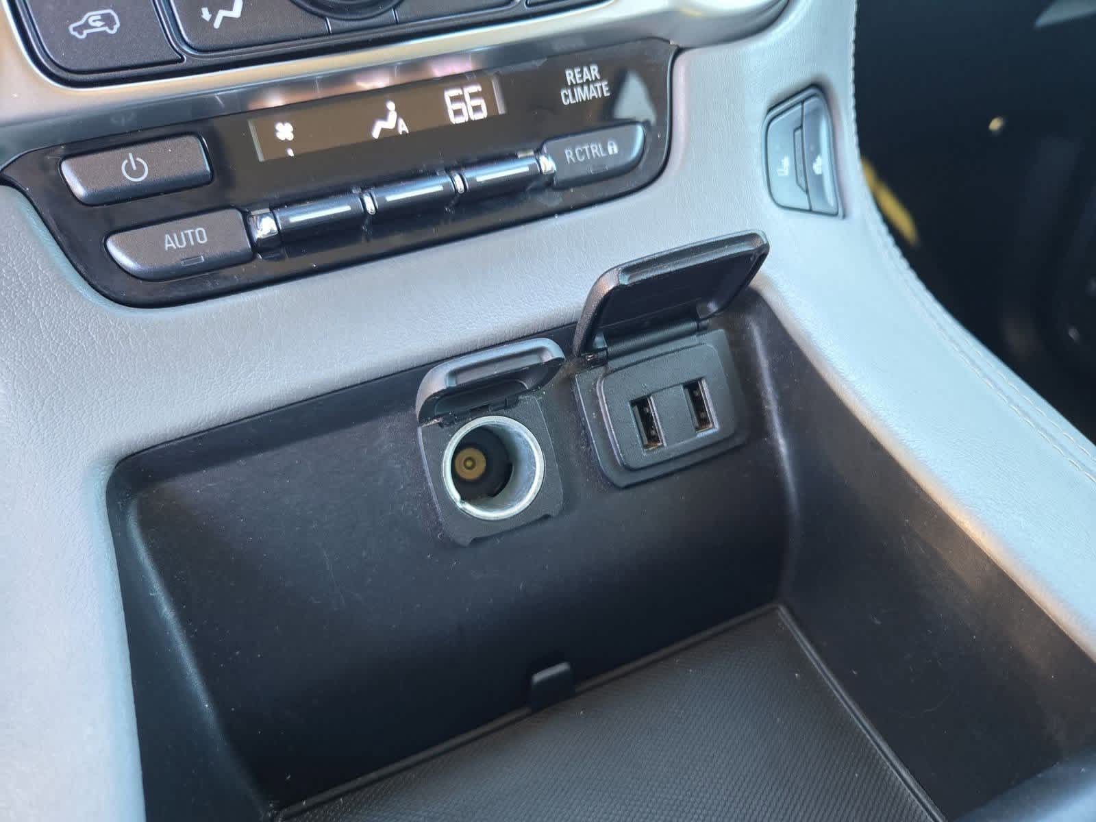 Thumbnail: 2017 Chevrolet Suburban - 31