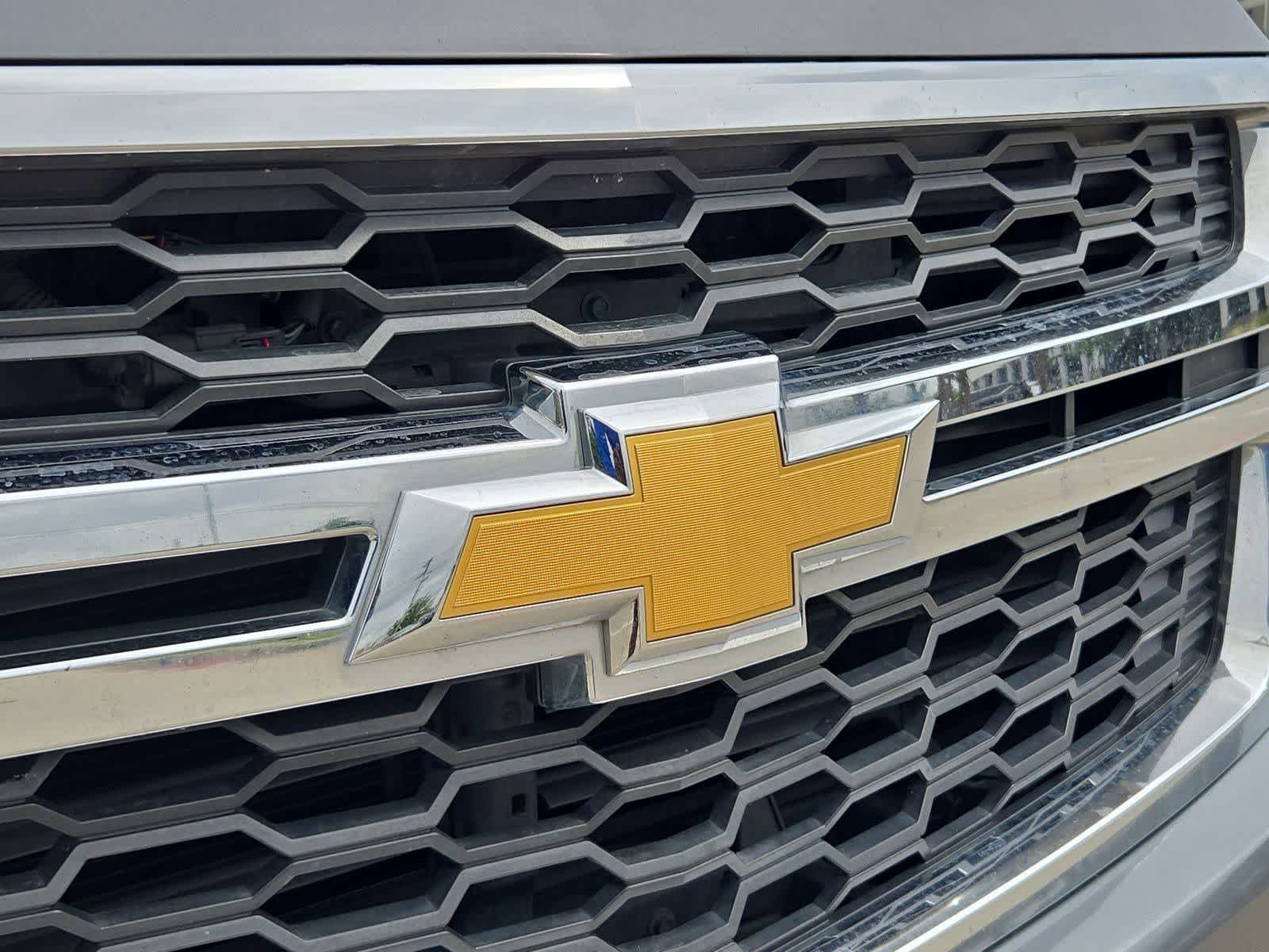 Thumbnail: 2019 Chevrolet Suburban - 9