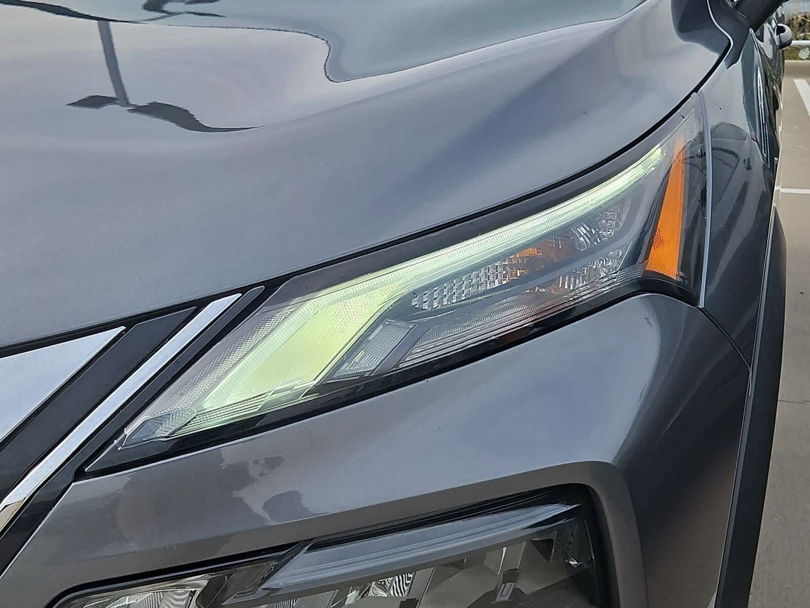 Thumbnail: 2023 Nissan Rogue - 10