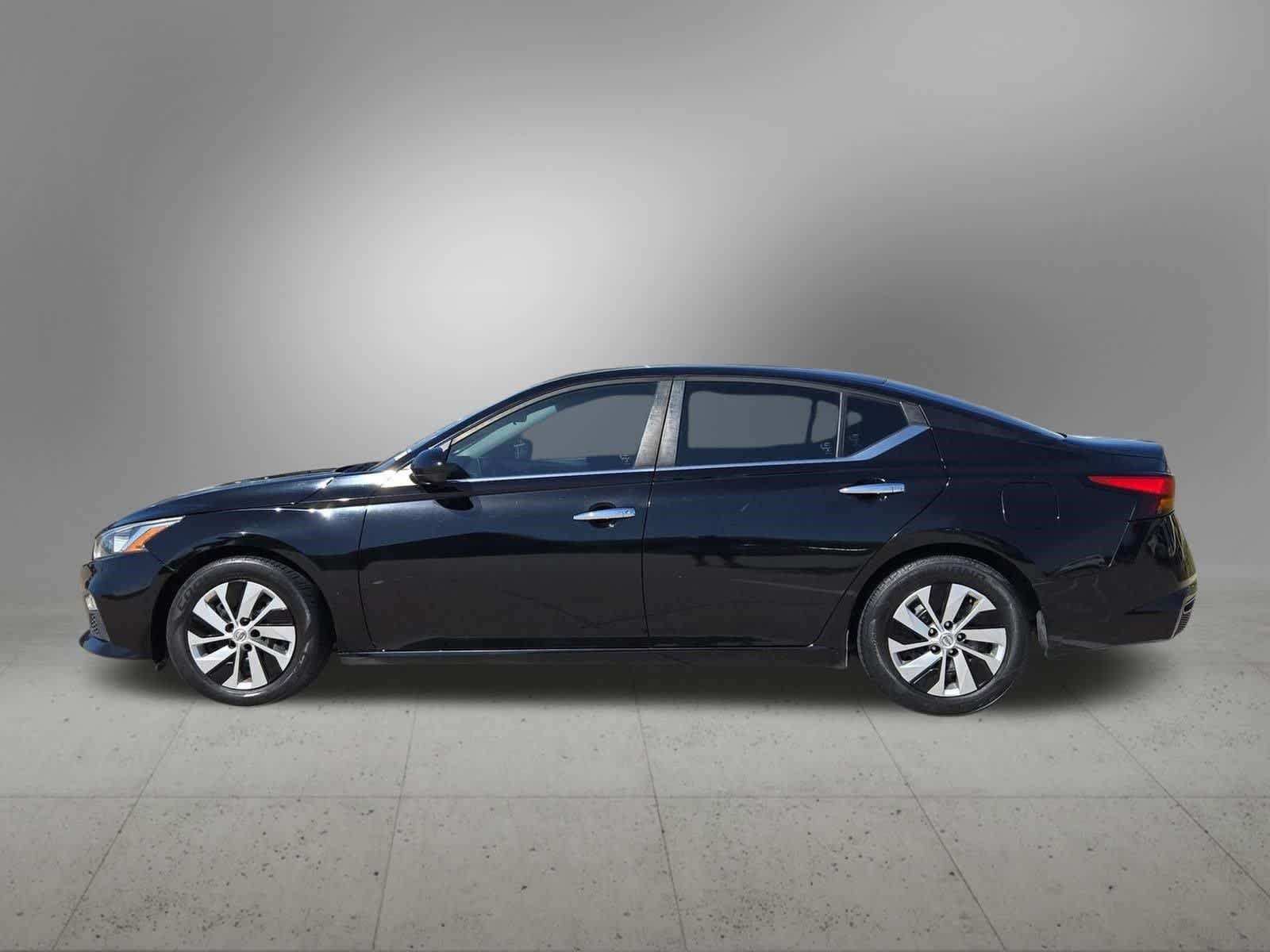 Thumbnail: 2019 Nissan Altima - 3