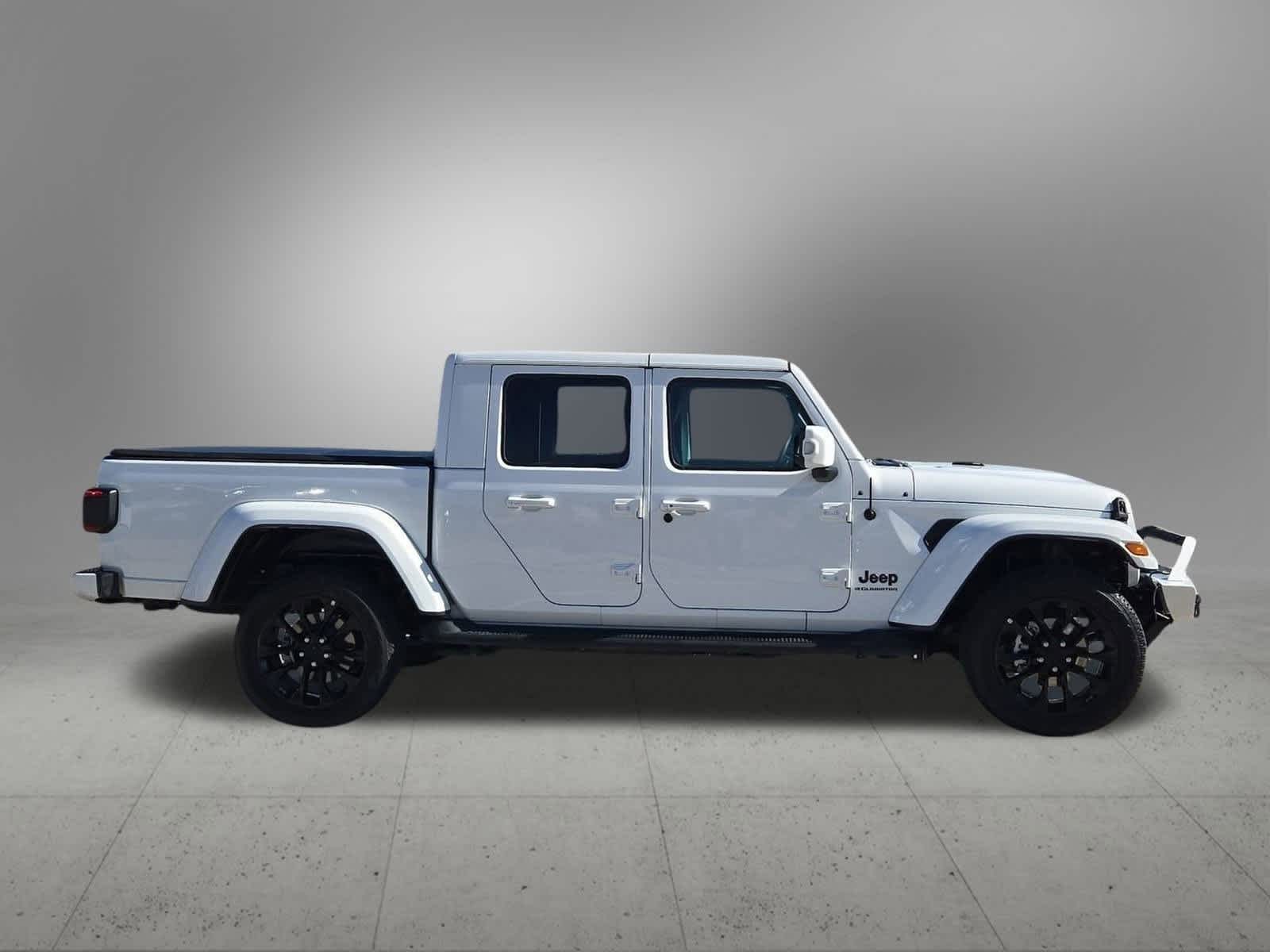 Thumbnail: 2023 Jeep Gladiator - 7