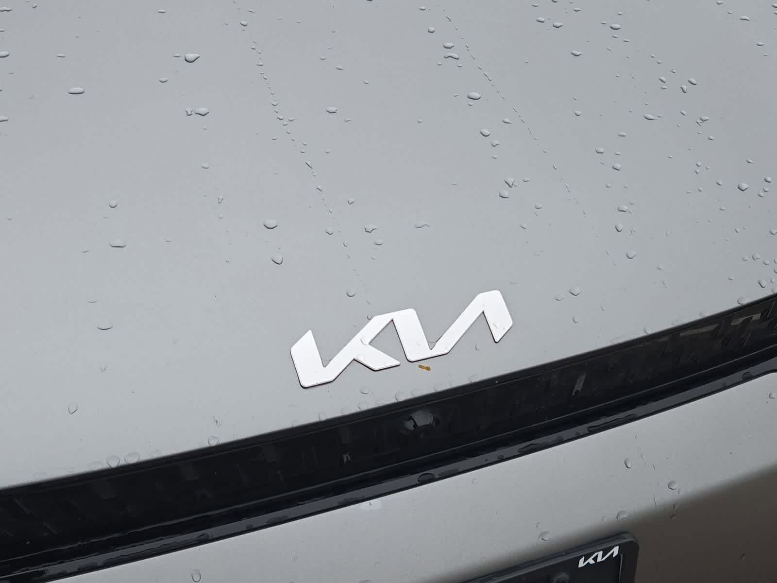 Thumbnail: 2023 Kia EV6 - 11