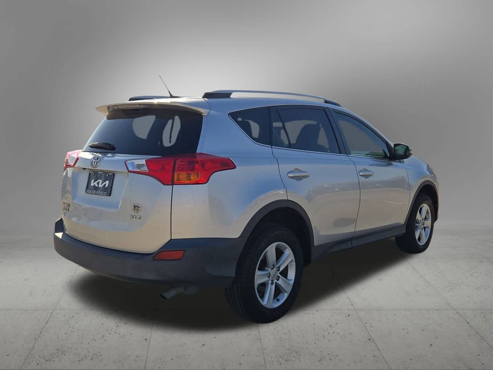 Thumbnail: 2013 Toyota RAV4 - 6