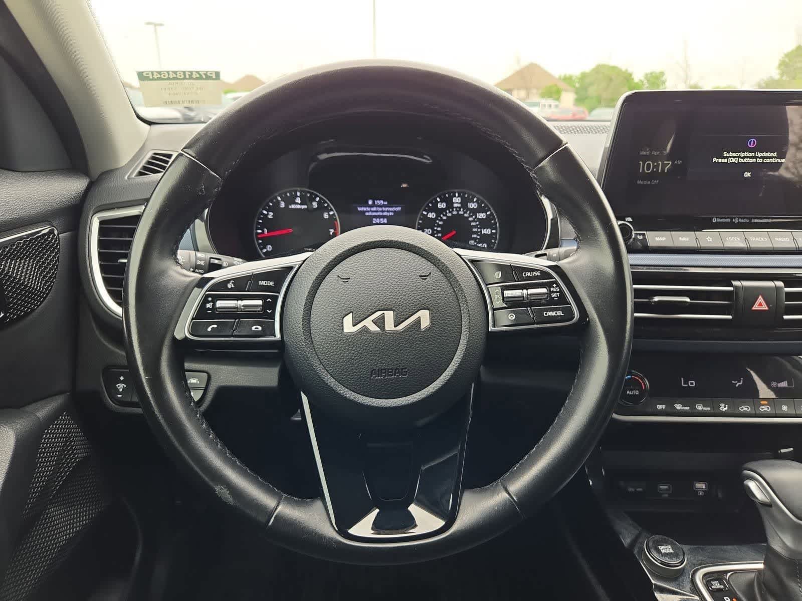 Thumbnail: 2023 Kia Seltos - 20