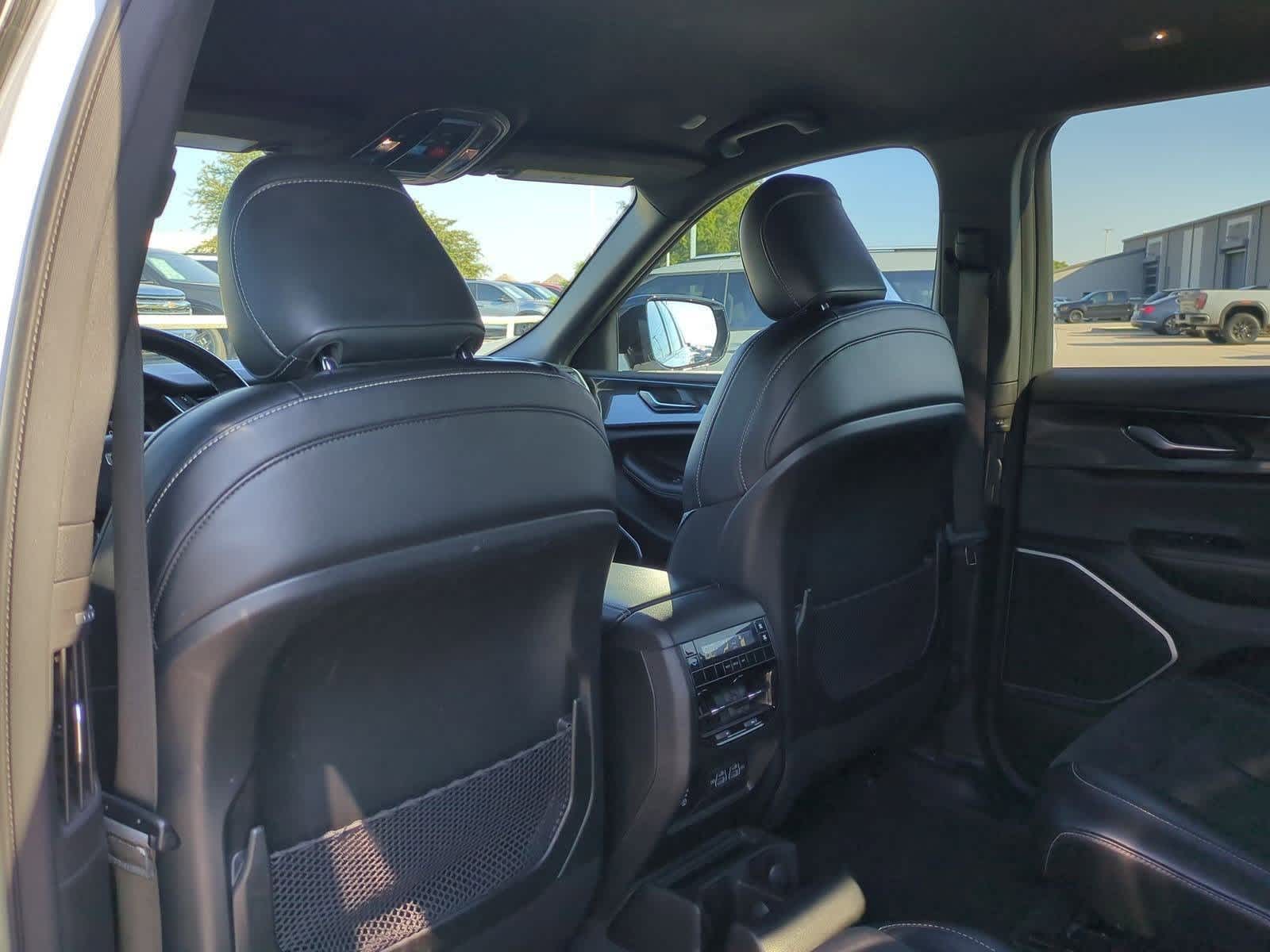 Thumbnail: 2021 Jeep Grand Cherokee L - 17