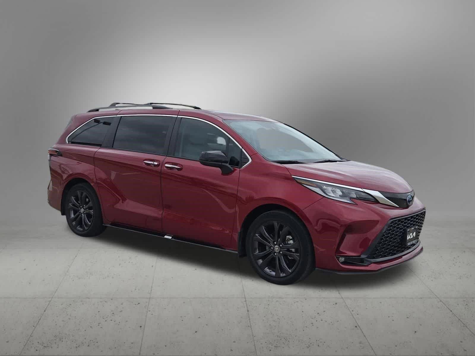 Thumbnail: 2022 Toyota Sienna - 8