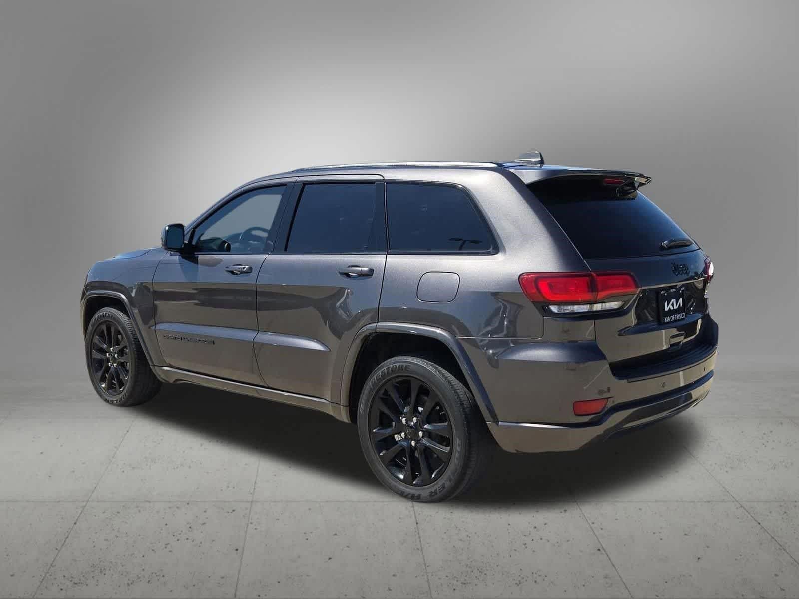 Thumbnail: 2019 Jeep Grand Cherokee - 3