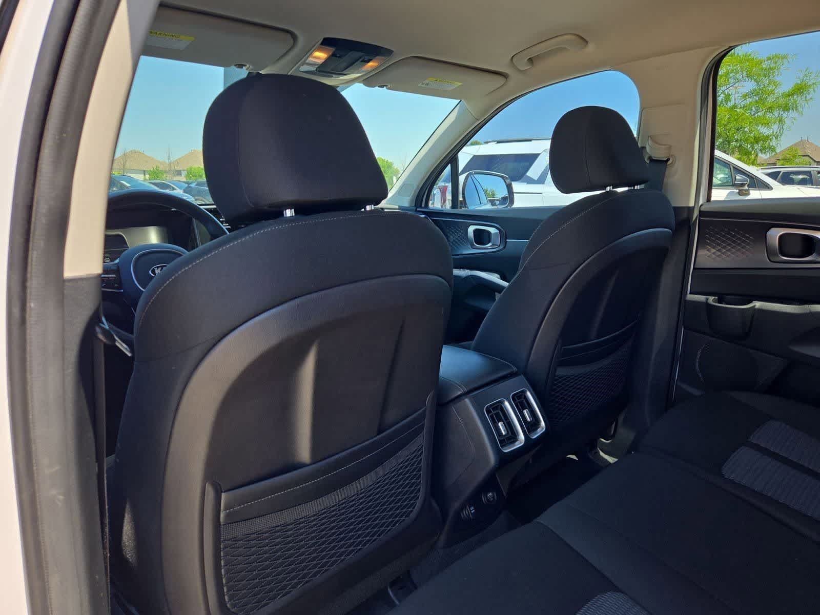 Thumbnail: 2021 Kia Sorento - 17