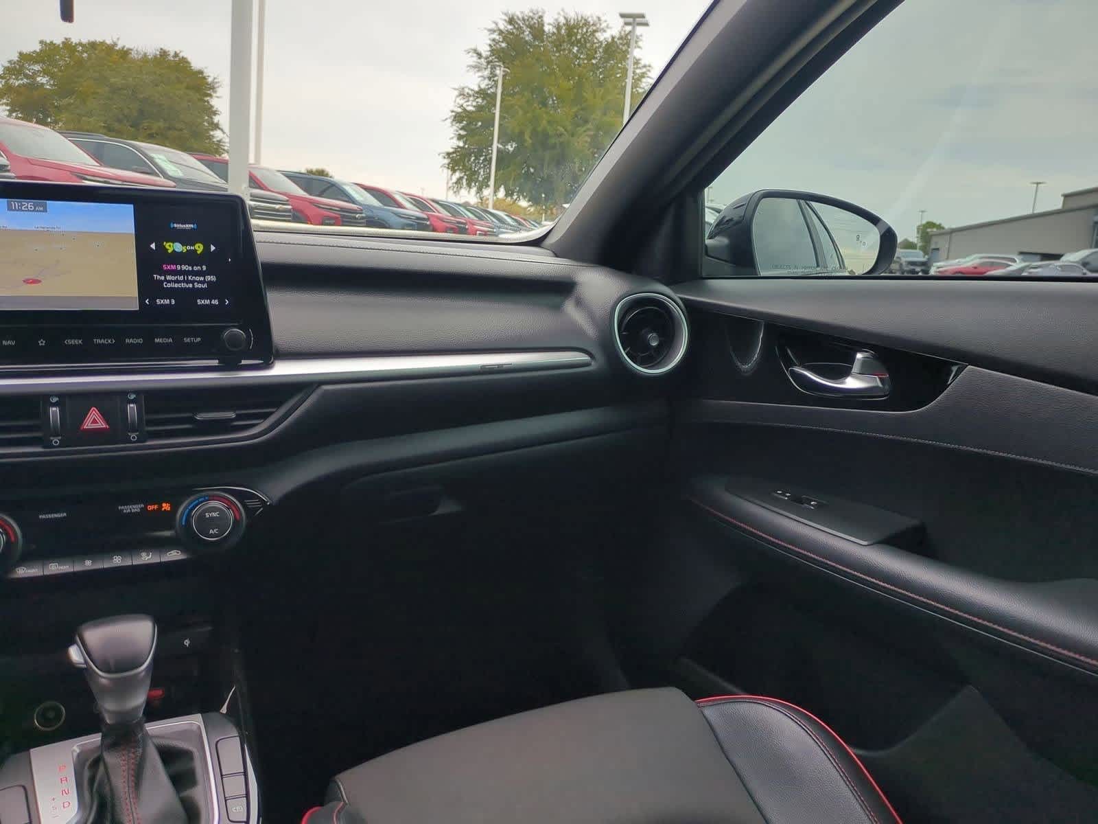 Thumbnail: 2022 Kia Forte - 5