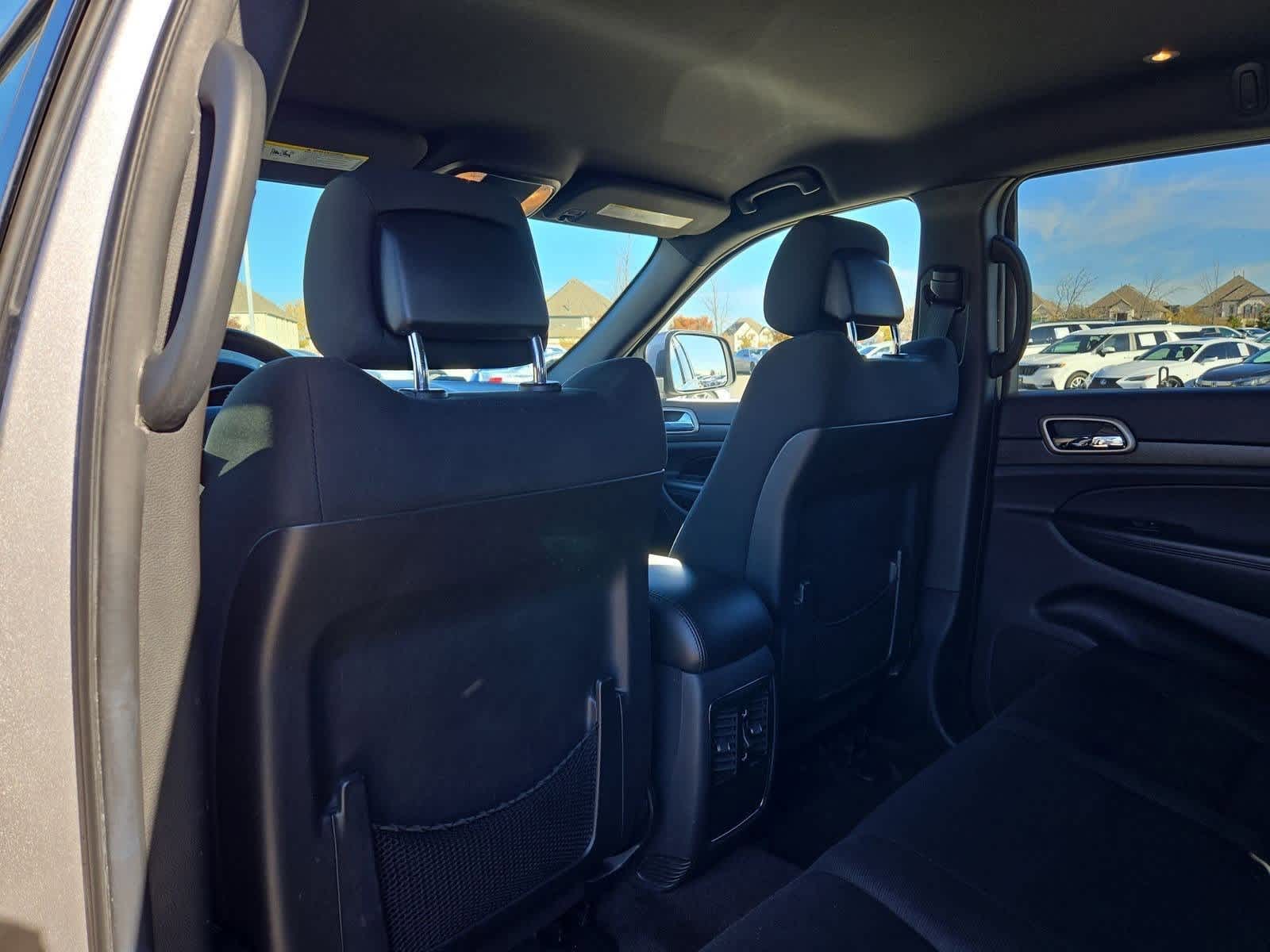 Thumbnail: 2016 Jeep Grand Cherokee - 18