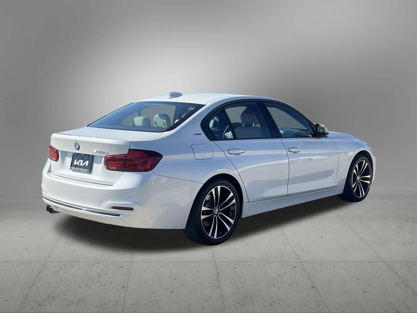 Thumbnail: 2018 BMW 3 Series - 12