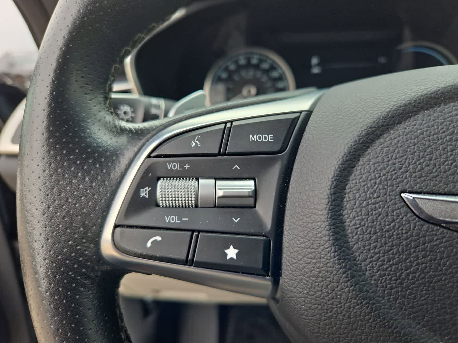 Thumbnail: 2023 Genesis G70 - 21