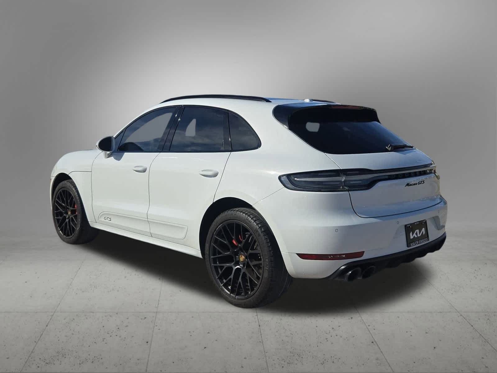 Thumbnail: 2020 Porsche Macan - 4