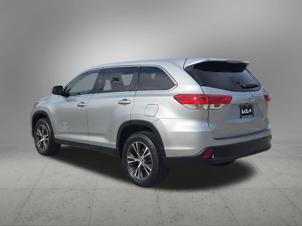 Used 2019 Toyota Highlander LE SUV
