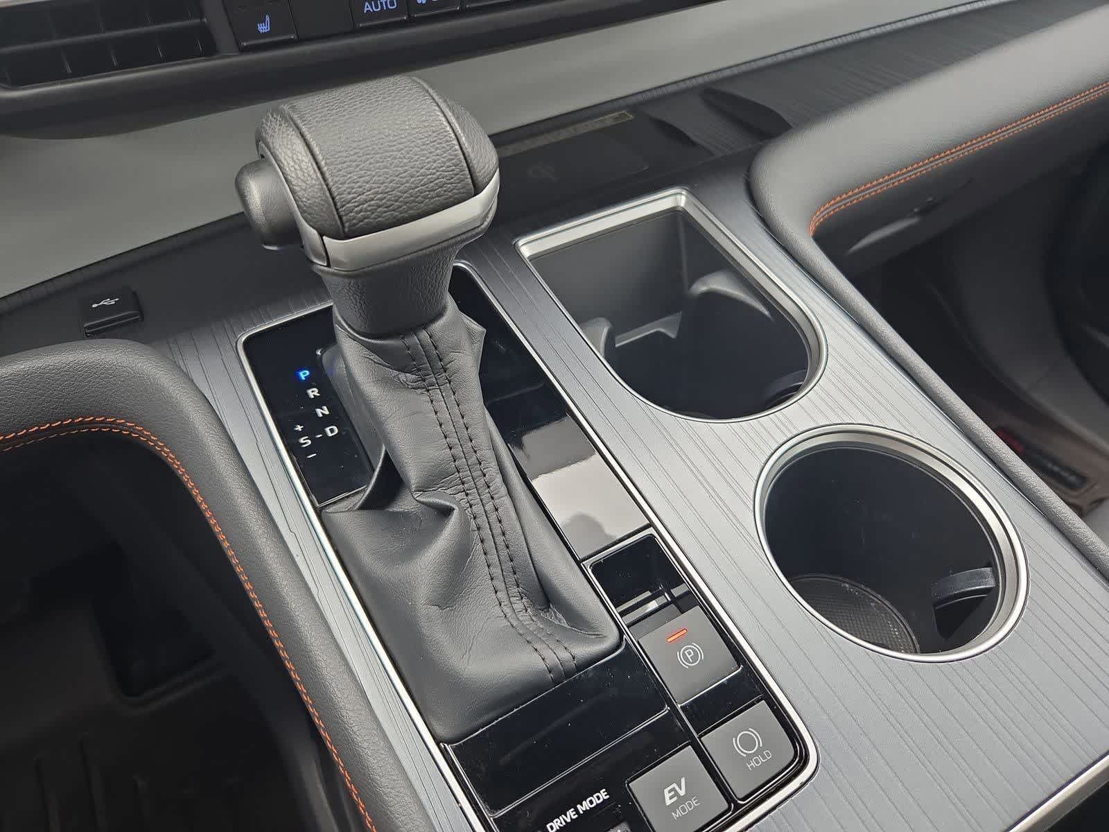 Thumbnail: 2022 Toyota Sienna - 33
