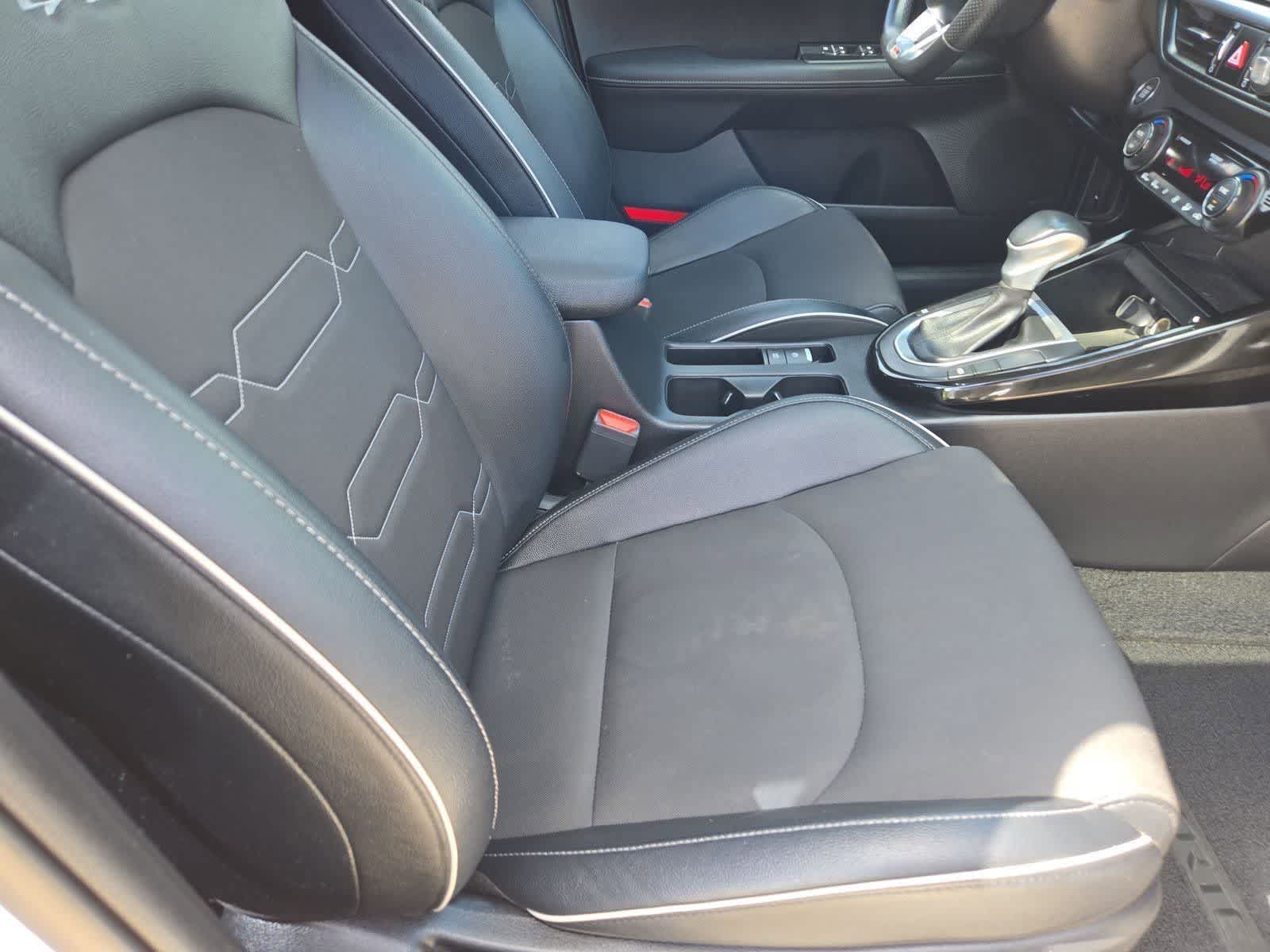 Thumbnail: 2022 Kia Forte - 22