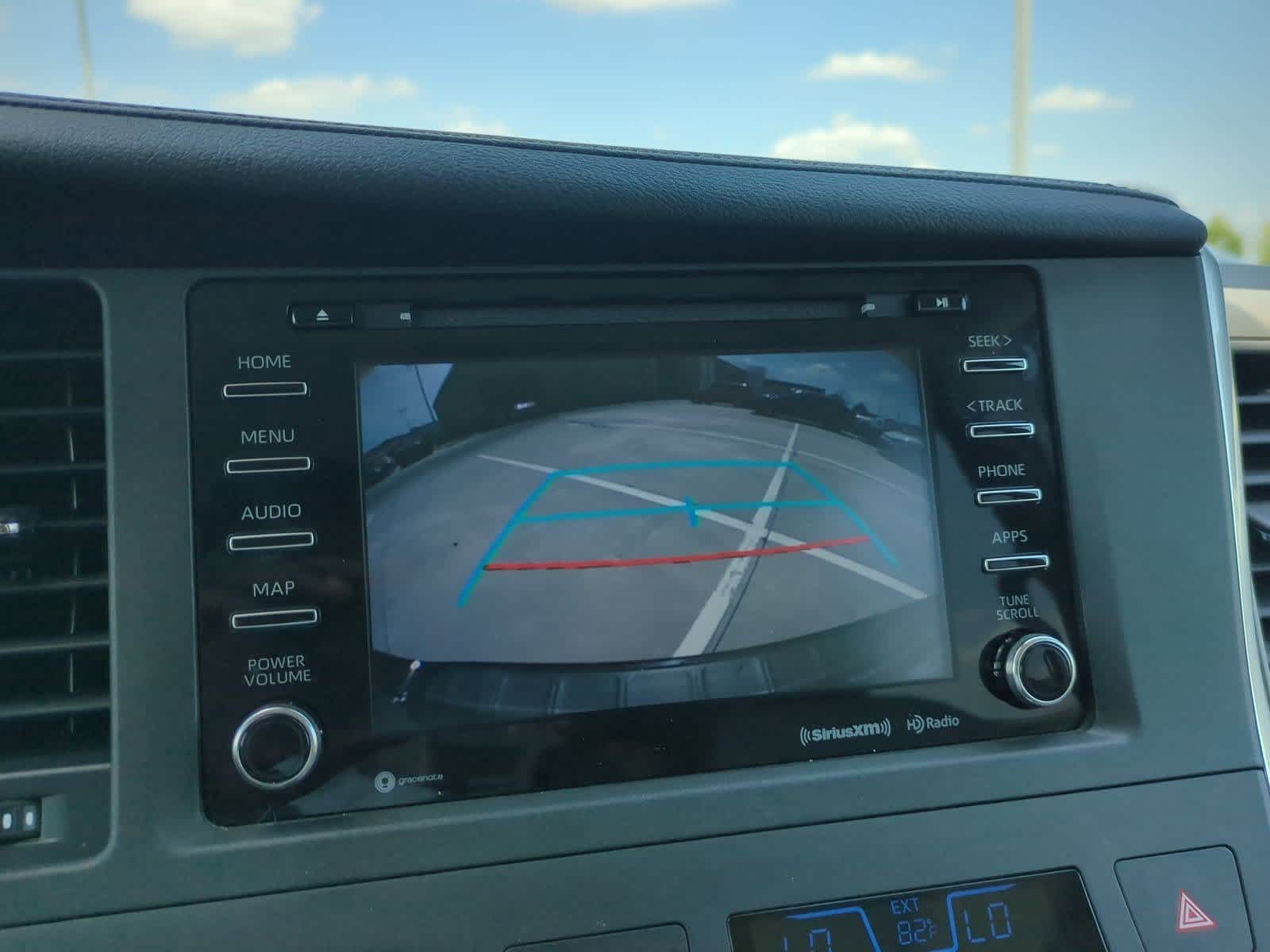 Thumbnail: 2019 Toyota Sienna - 30