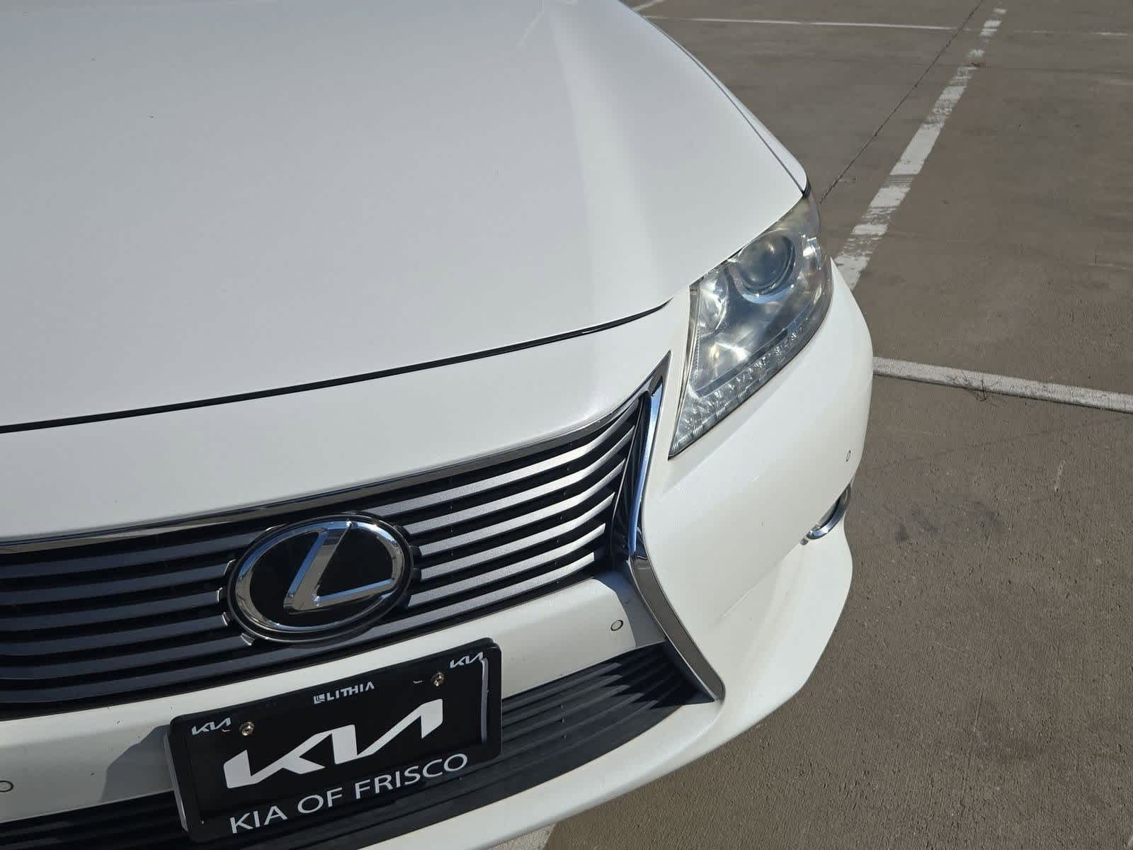 Thumbnail: 2013 Lexus ES - 10