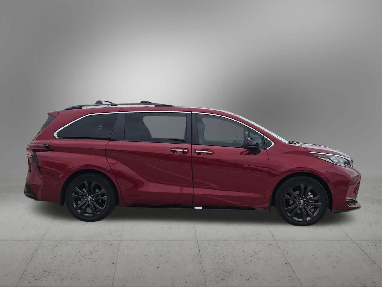 Thumbnail: 2022 Toyota Sienna - 7