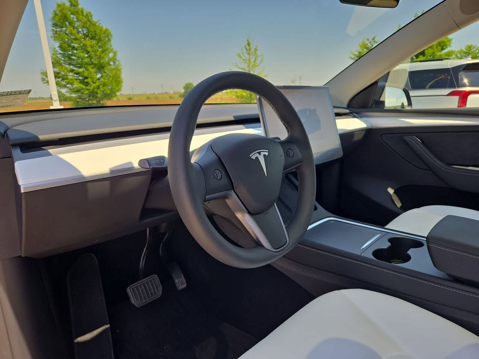 Thumbnail: 2025 Tesla Model Y - 2